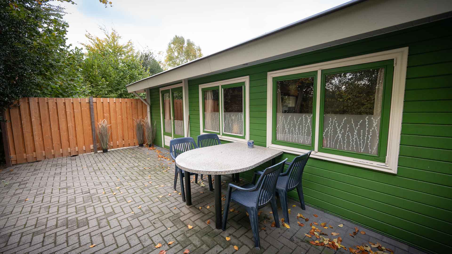 Terras achterzijde met veel privacy